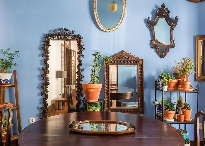 Charming In A 19th Century Building Апартаменты