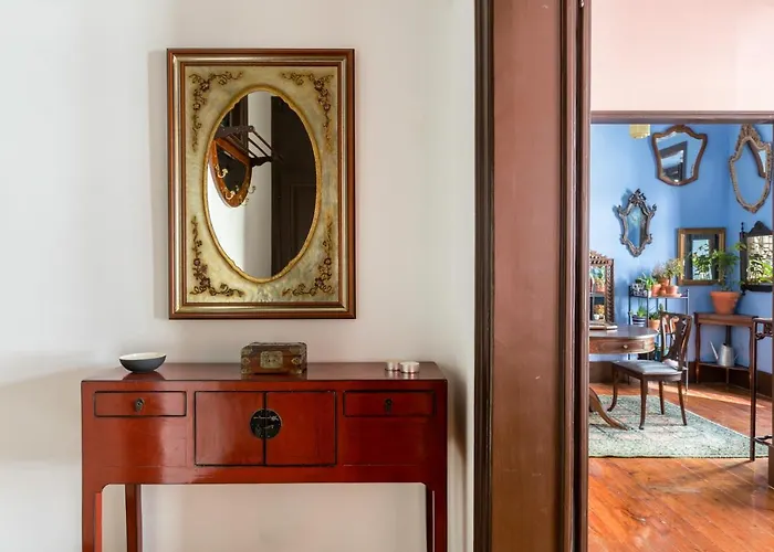 Charming In A 19th Century Building Апартаменты