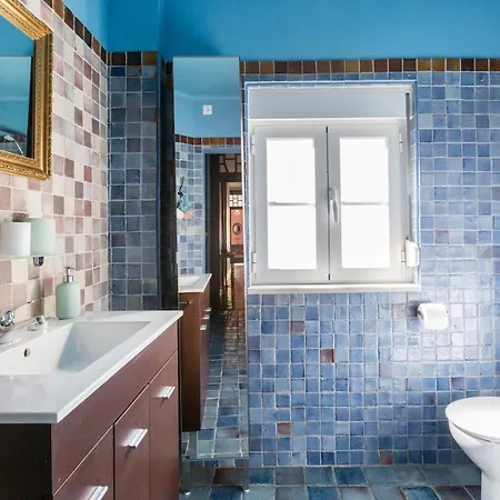 Charming In A 19th Century Building * Lissabon