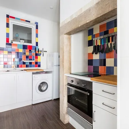 Charming In A 19th Century Building Lissabon